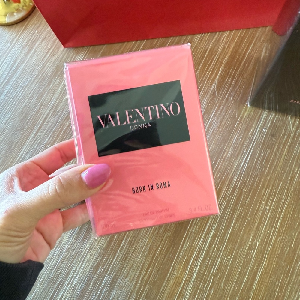 Valentino Donna Born in Roma Perfume
